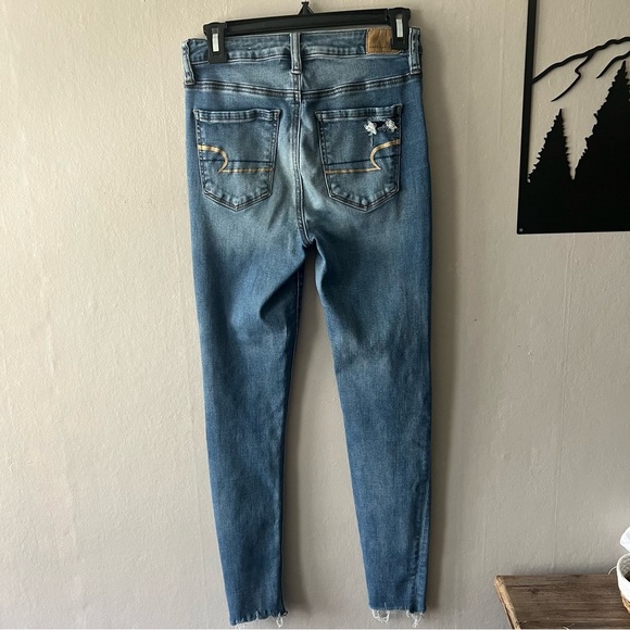 American Eagle Distressed Super High Rise Jeggings Size 4 - Picture 4 of 8